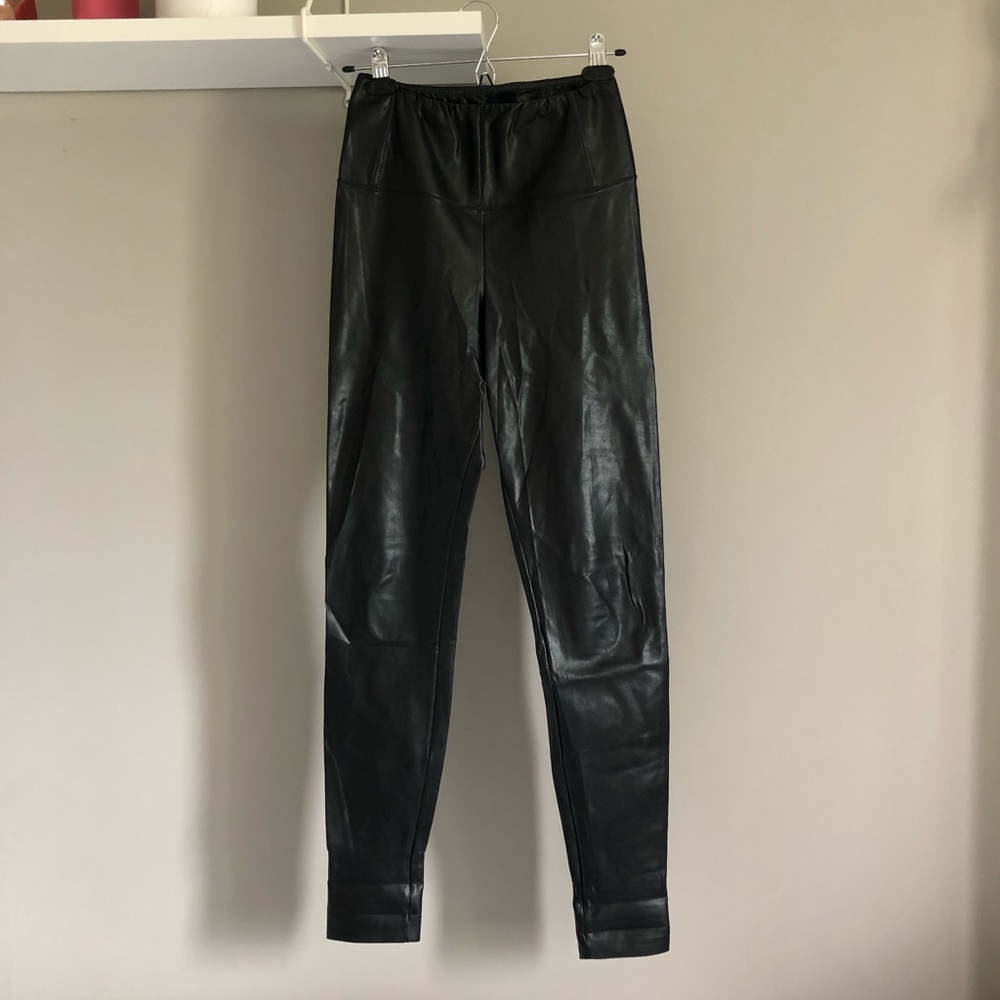 Wilfred free Daria Pant